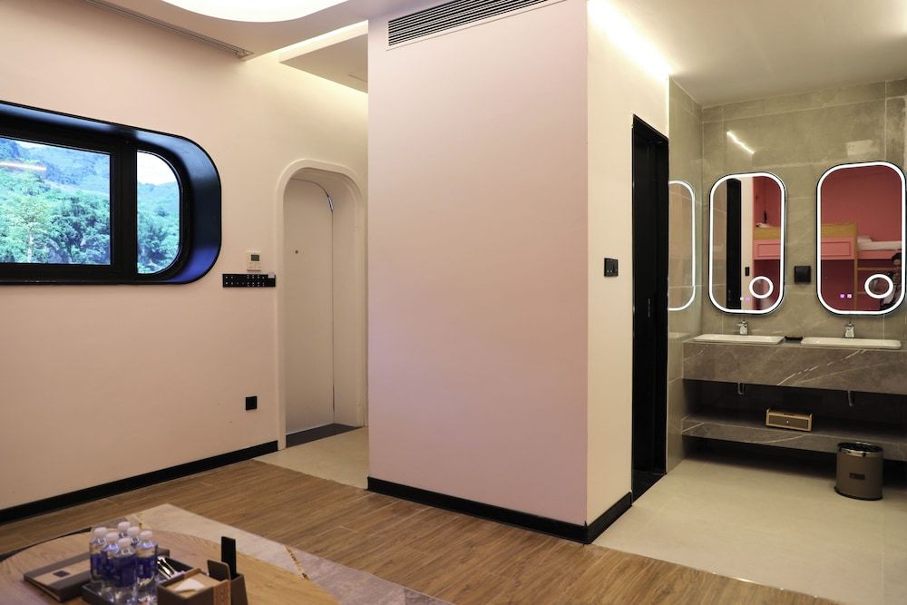 Moc Chau Island - Bach Long Glass Bridge 6 Beds Mixed Dormitory Room 5