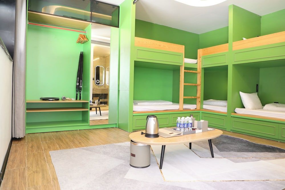 Moc Chau Island - Bach Long Glass Bridge 6 Beds Mixed Dormitory Room 6