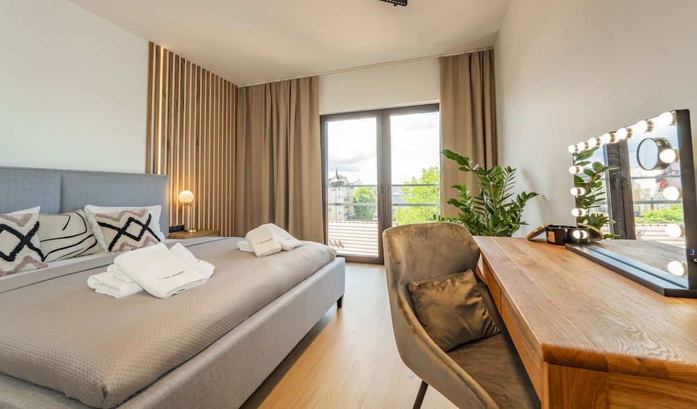 Deluxe Apartment