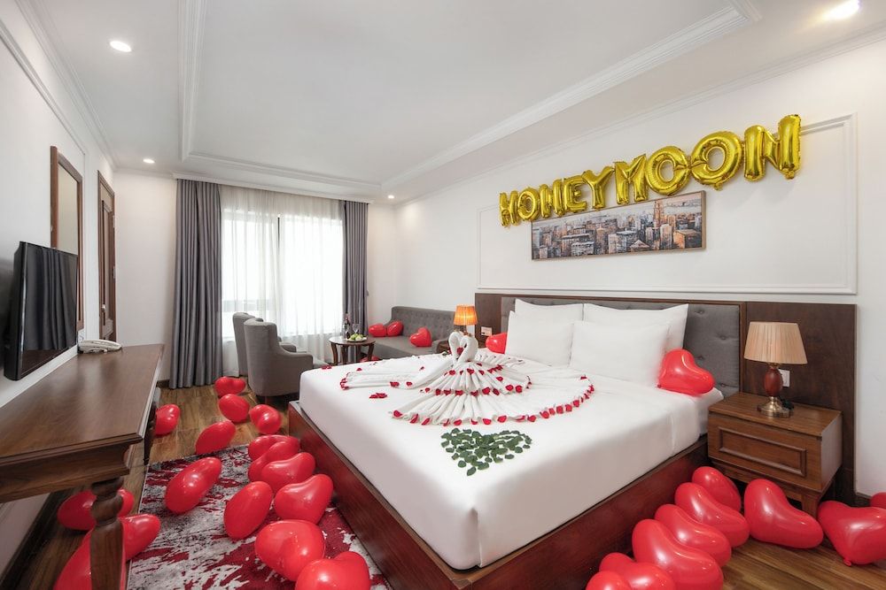 Grand Double Room, Partial Sea View