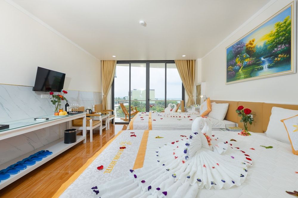 Deluxe Family Room