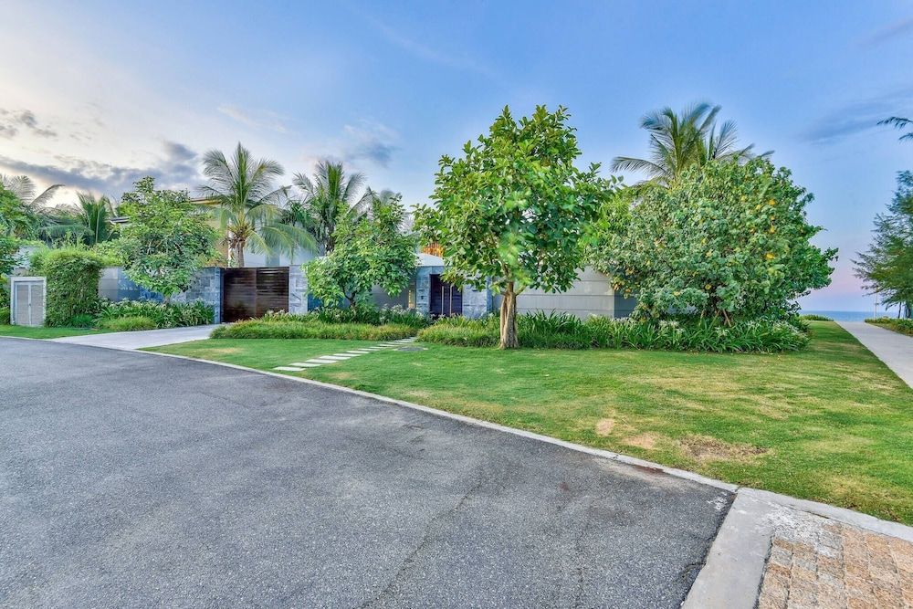 undefined Stunning Beachfront 6br Villa W Largest Pool