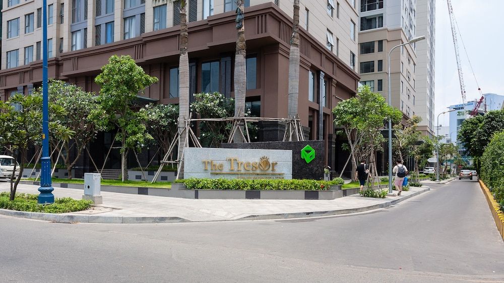 undefined The Tresor Luxurious Apartment Riverview 3