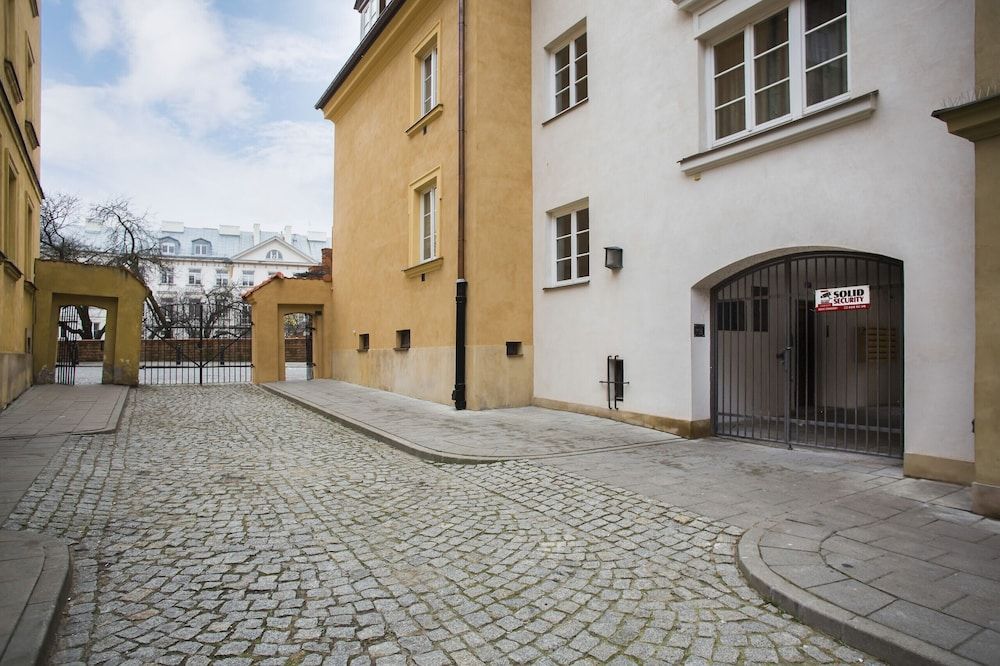 undefined Rycerska Apartments Warsaw by Renters