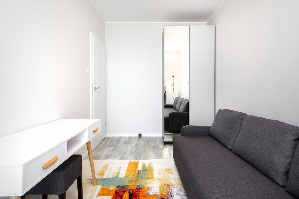 undefined Rondo Wiatraczna Warsaw by Renters 6