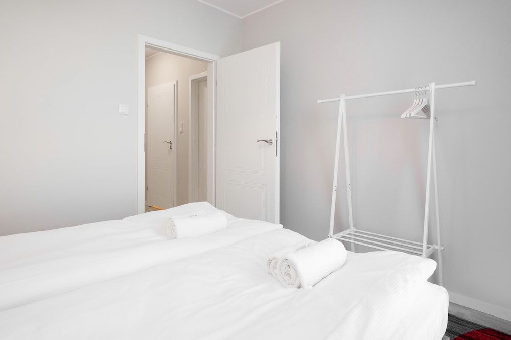 undefined Rondo Wiatraczna Warsaw by Renters 5