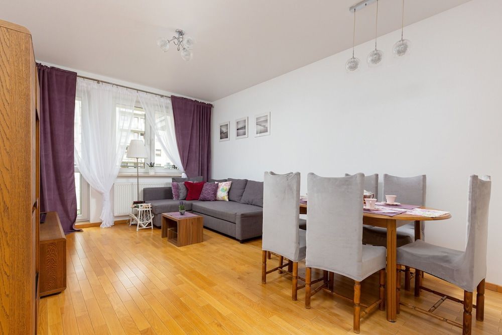 Apartment Skoroszewska Warsaw by Renters Apartment, 1 Bedroom, Balcony 10