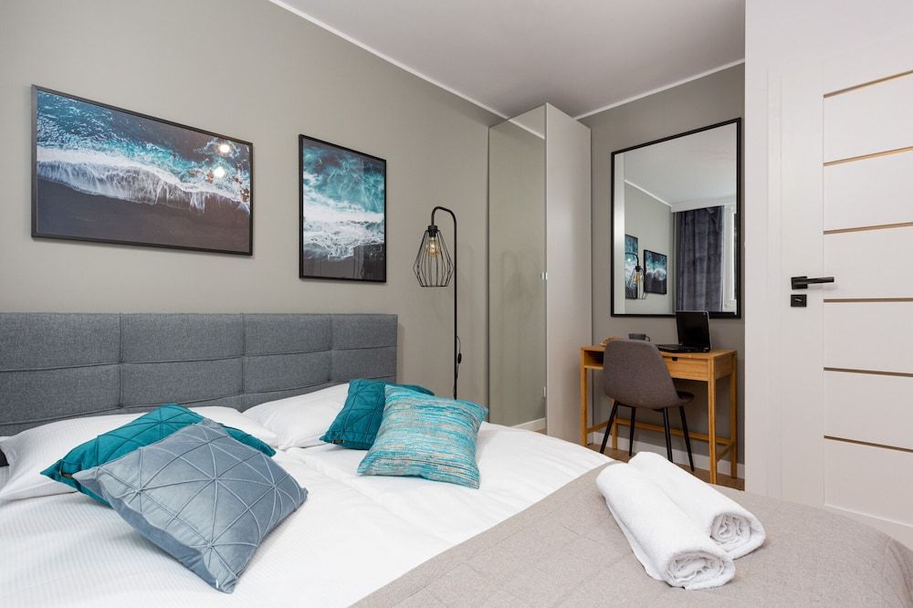 Apartment Wrzeciono by Renters Apartment, 2 Bedrooms, Smoking, Kitchen 7