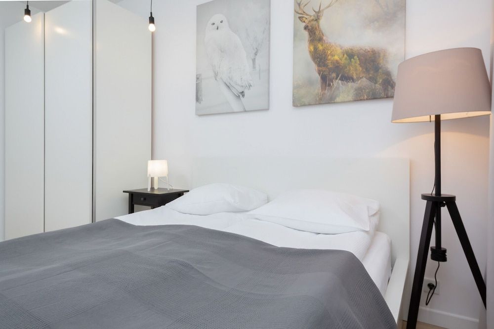 Kaliny Jędrusik Apartment by Renters Apartment, 1 Bedroom, Terrace 3