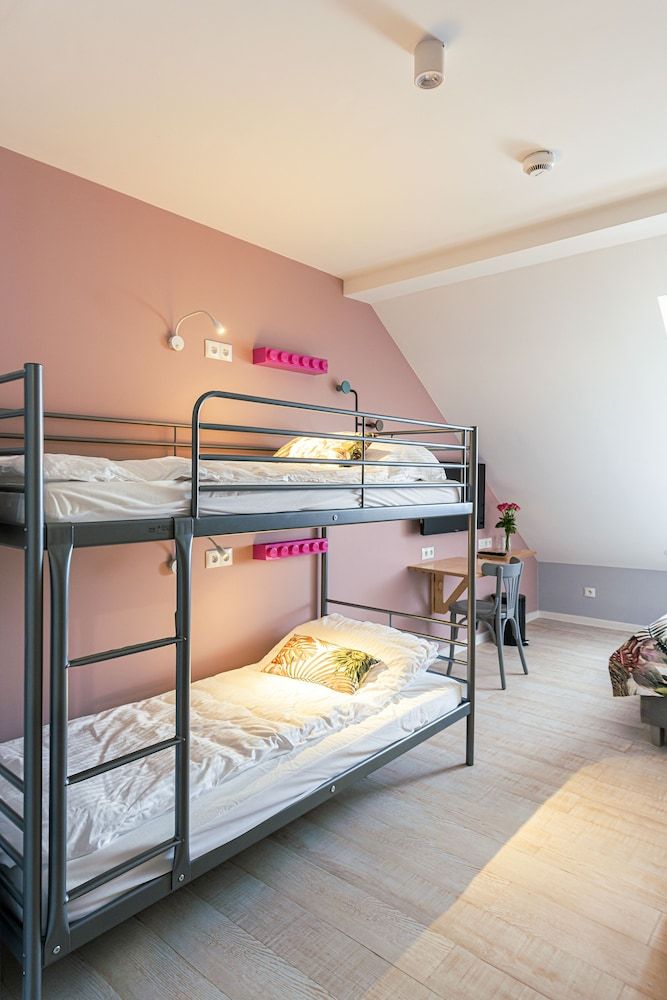 Hola Gdynia Family Quadruple Room (vaulted ceiling) 2