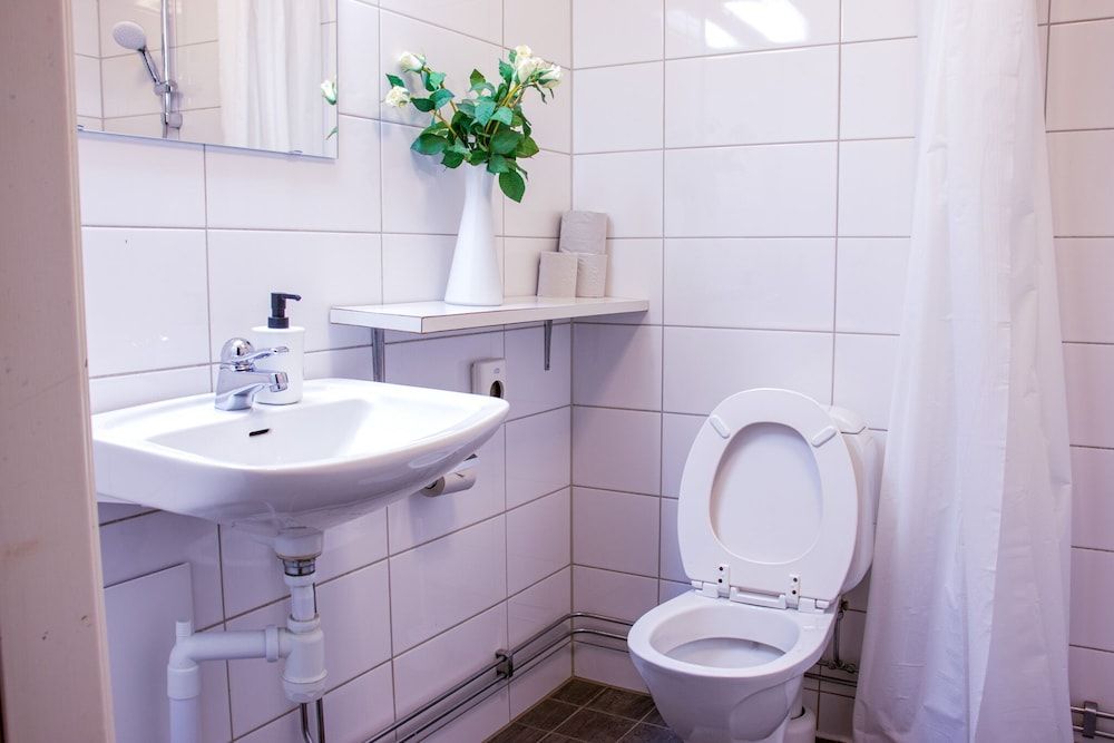 Euroway Hotel M&M AB Quadruple Room 12