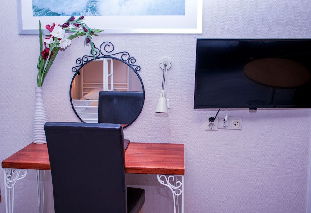 Euroway Hotel M&M AB Quadruple Room 16