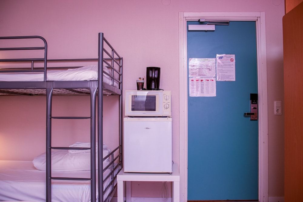 Euroway Hotel M&M AB Quadruple Room 22