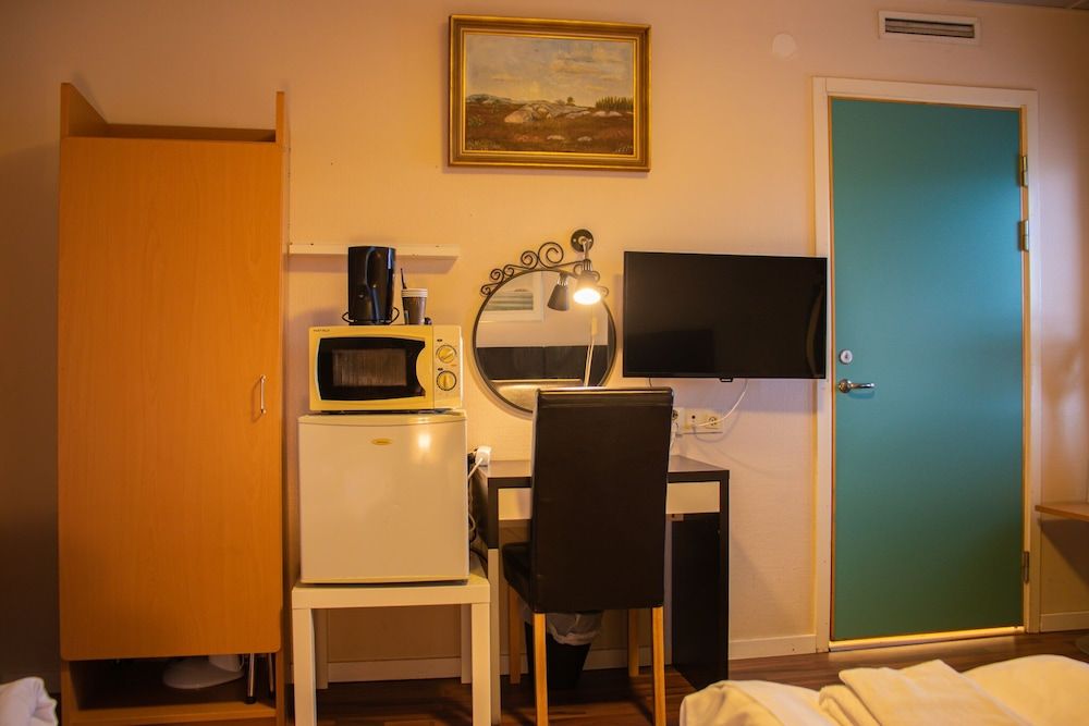 Euroway Hotel M&M AB Quadruple Room 20