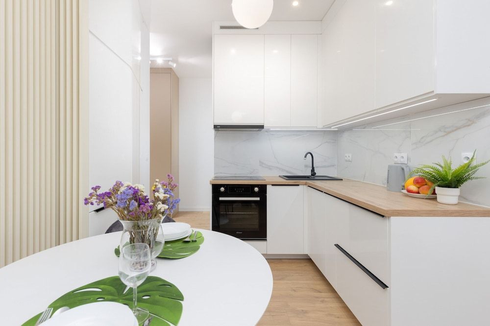 Apartment Warsaw Złoty Potok by Renters Apartment, 2 Bedrooms, Balcony 12