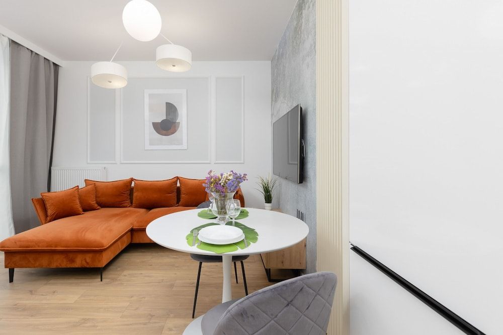 Apartment Warsaw Złoty Potok by Renters Apartment, 2 Bedrooms, Balcony 14