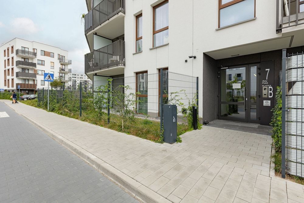 undefined Apartment Warsaw Złoty Potok by Renters 9