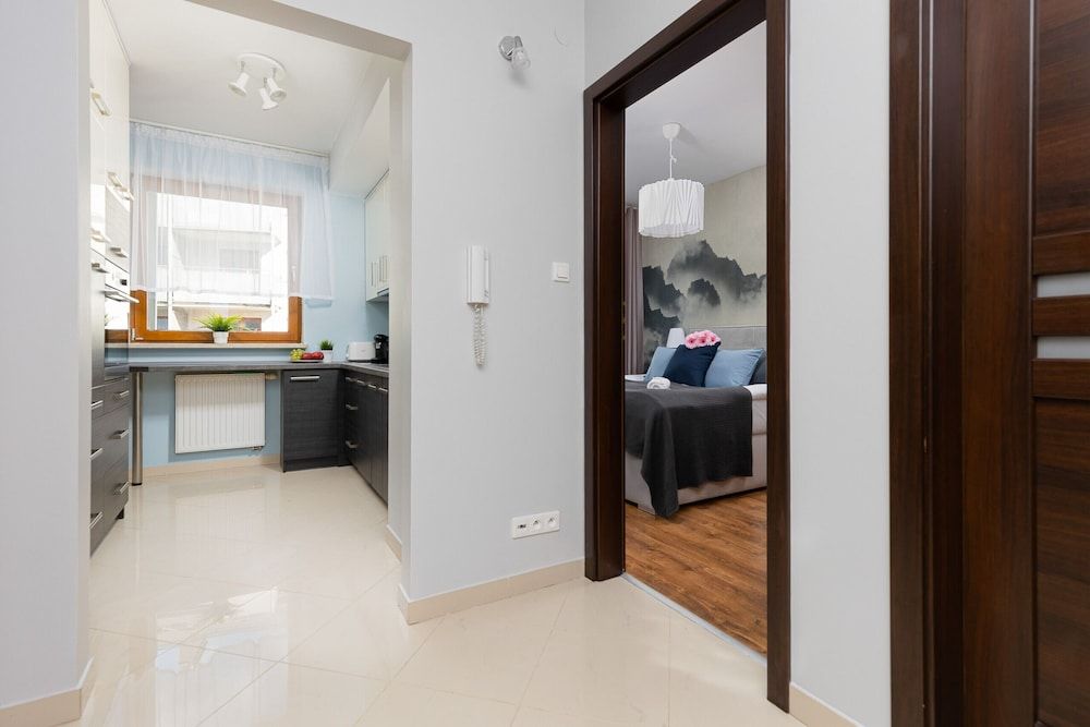 Apartment Warsaw Kopalniana by Renters Apartment, 1 Bedroom, Balcony 8