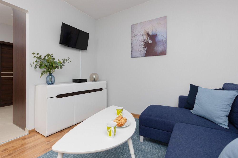 Apartment Warsaw Kopalniana by Renters Apartment, 1 Bedroom, Balcony 11