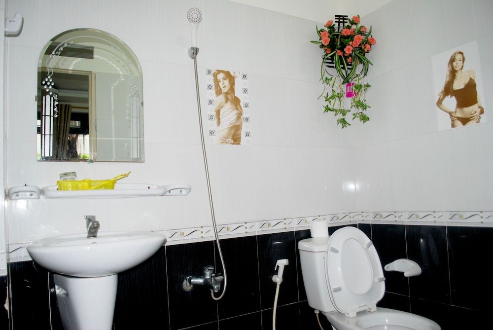 Lan Anh Hotel Family Double Room 3