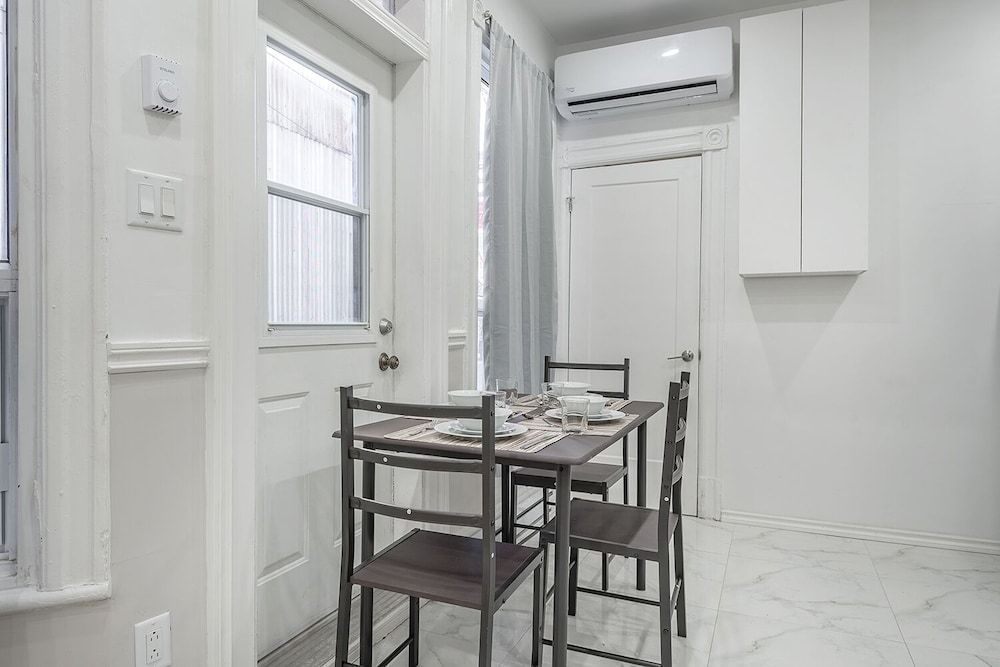 undefined Cozy Private BR in the heart of Plateau 4