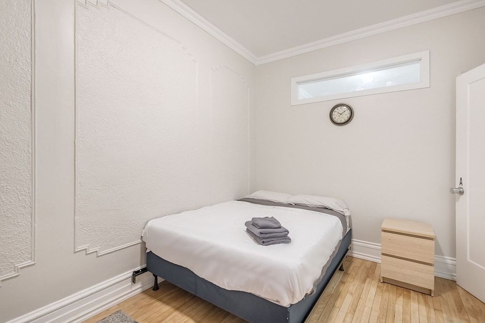 undefined Cozy Private BR in the heart of Plateau 2