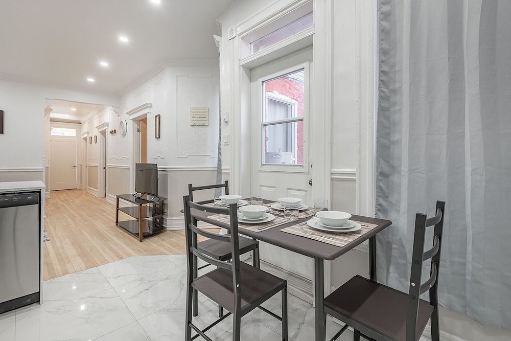 undefined Cozy Private BR in the heart of Plateau 5