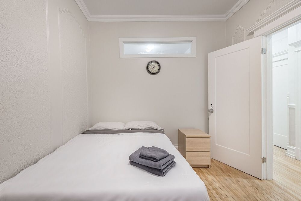 undefined Cozy Private BR in the heart of Plateau 9