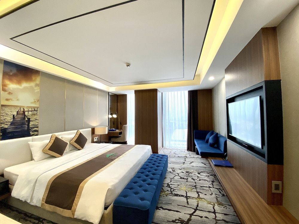 Deluxe Double or Twin Room