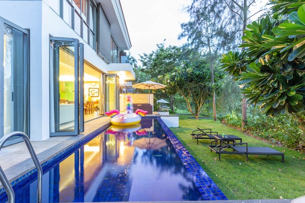 undefined Danang Ocean Beach Villa 4