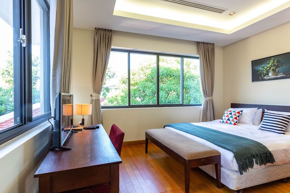 Standard 4BR Beach Pool Villa