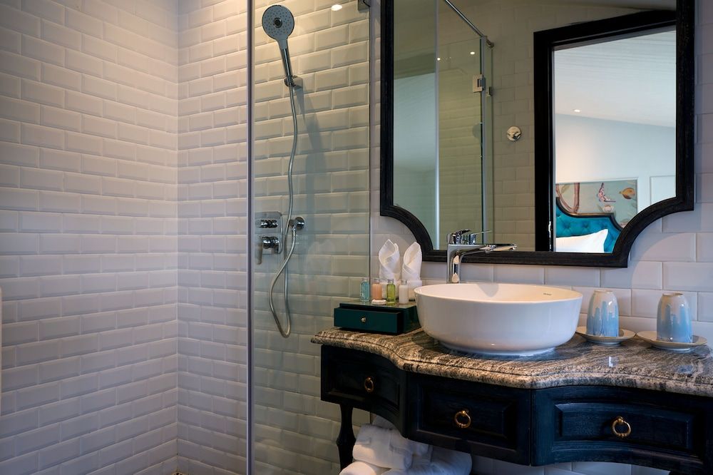 Hoi An Delicacy Hotel & Spa Deluxe Room, City View 4