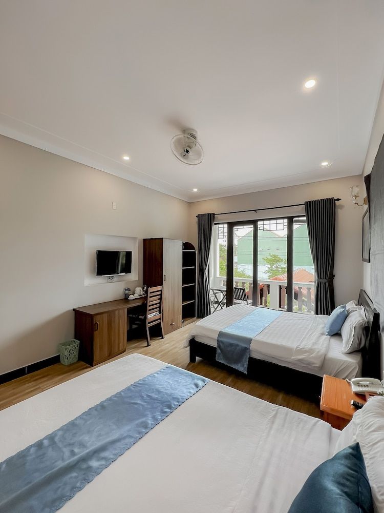 Deluxe Room, Multiple Beds