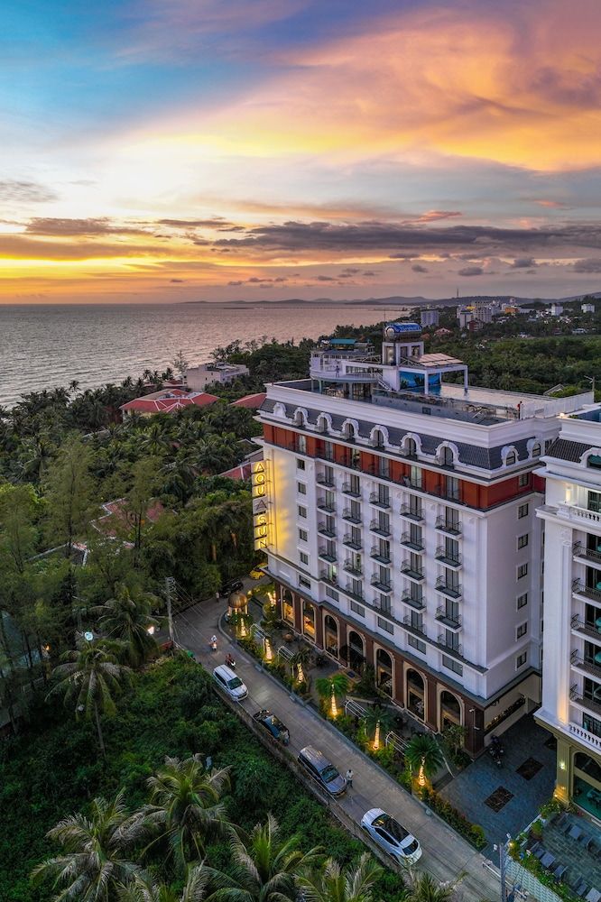 undefined Aquasun Hotel Phu Quoc 3