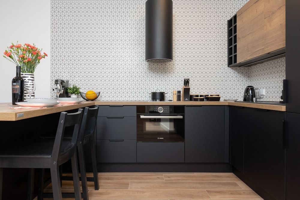 undefined Warsaw Aleja Solidarności by Renters 10