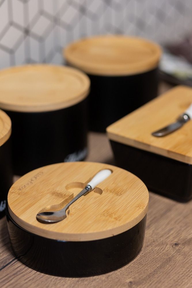 undefined Warsaw Aleja Solidarności by Renters 9