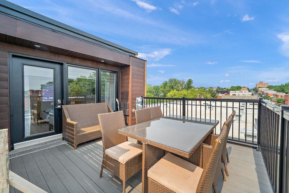 undefined Private Roof top Patio Downtown Metro Frontenac 8
