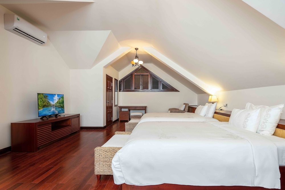 undefined Luxury Danang Beach Pool Villa 2