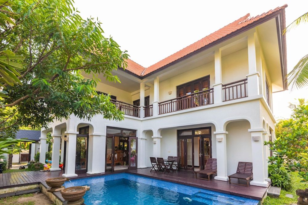 undefined Luxury Danang Beach Pool Villa 4