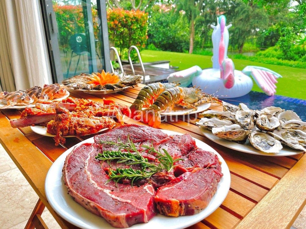 Room Service - Dining