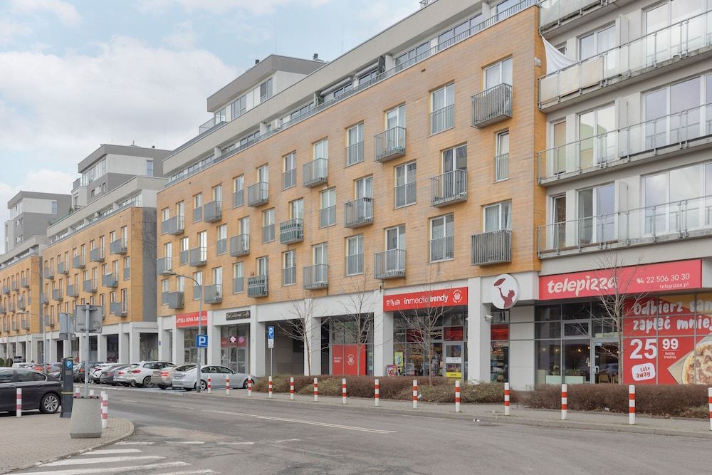 undefined Warsaw Sokołowska Apartment by Renters 8