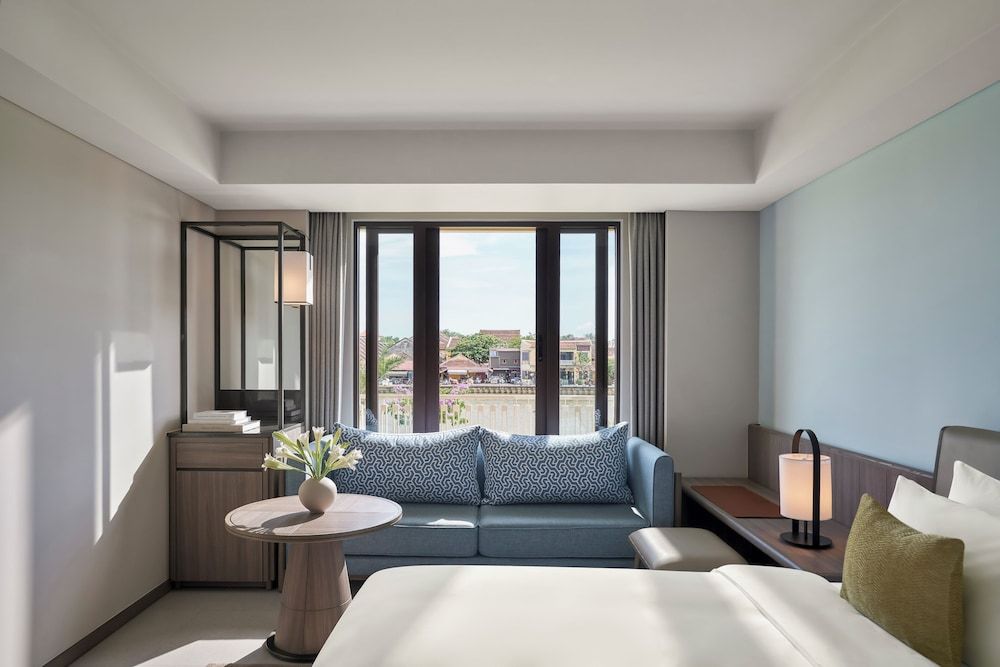 Deluxe Room, 1 King Bed, River View