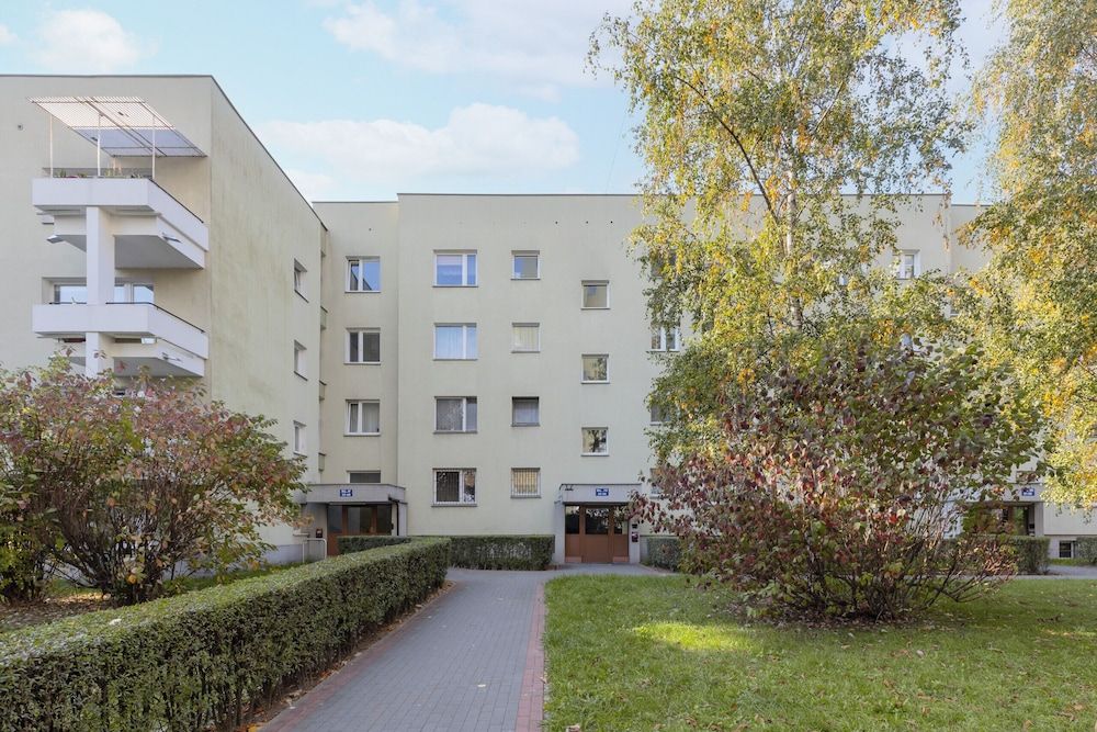 undefined Warsaw Batuty Apartment by Renters 3