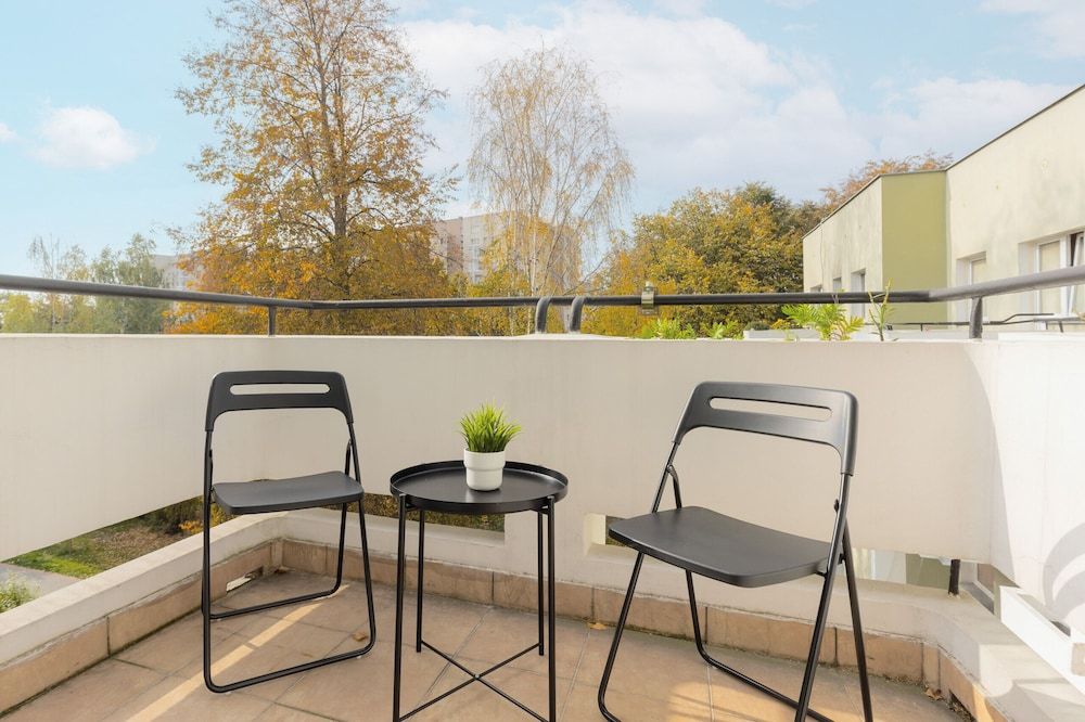 Warsaw Batuty Apartment by Renters Apartment, 2 Bedrooms, Balcony 19