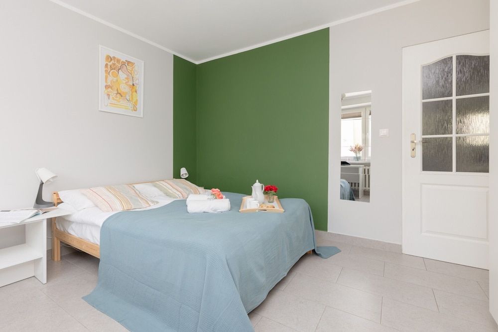 undefined Warsaw Batuty Apartment by Renters 10