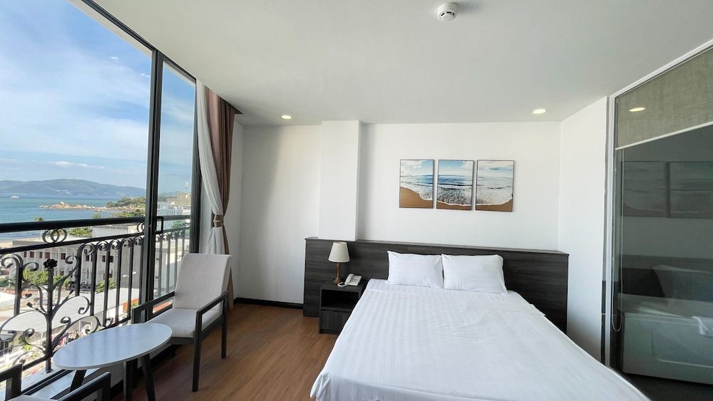 Business Suite, Sea View