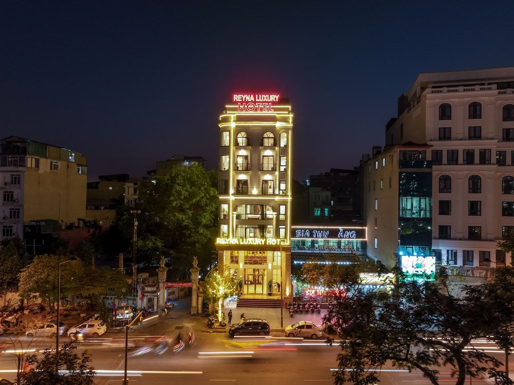 undefined Reyna Luxury Hotel 8