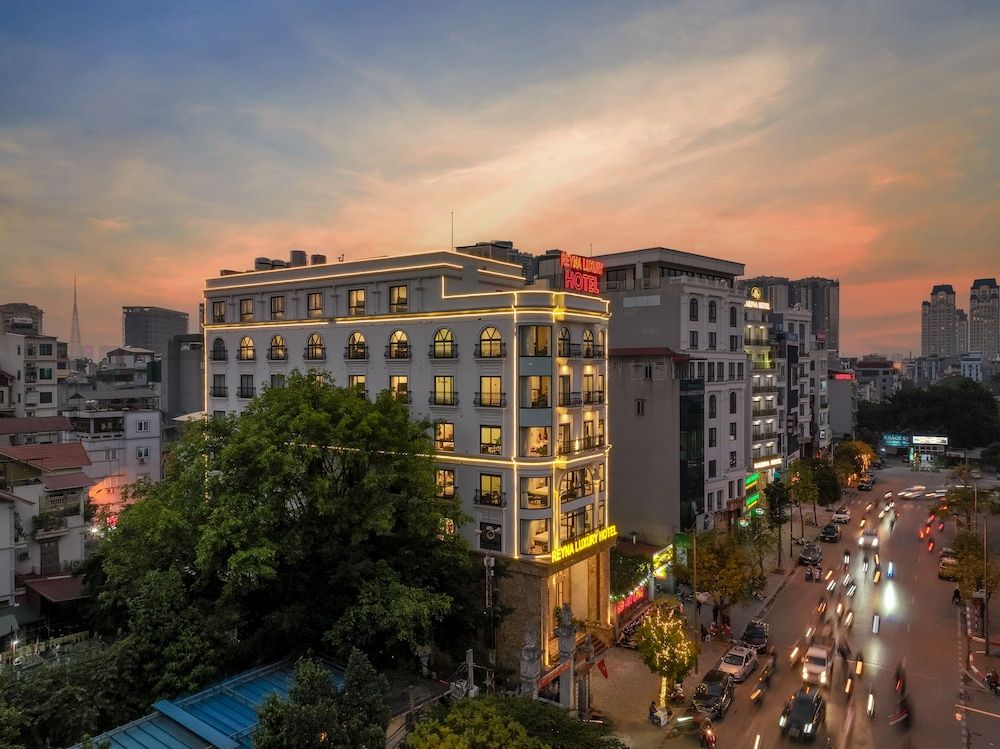 undefined Reyna Luxury Hotel 3