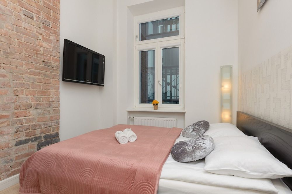 undefined Warsaw Radna Apartment by Renters 5