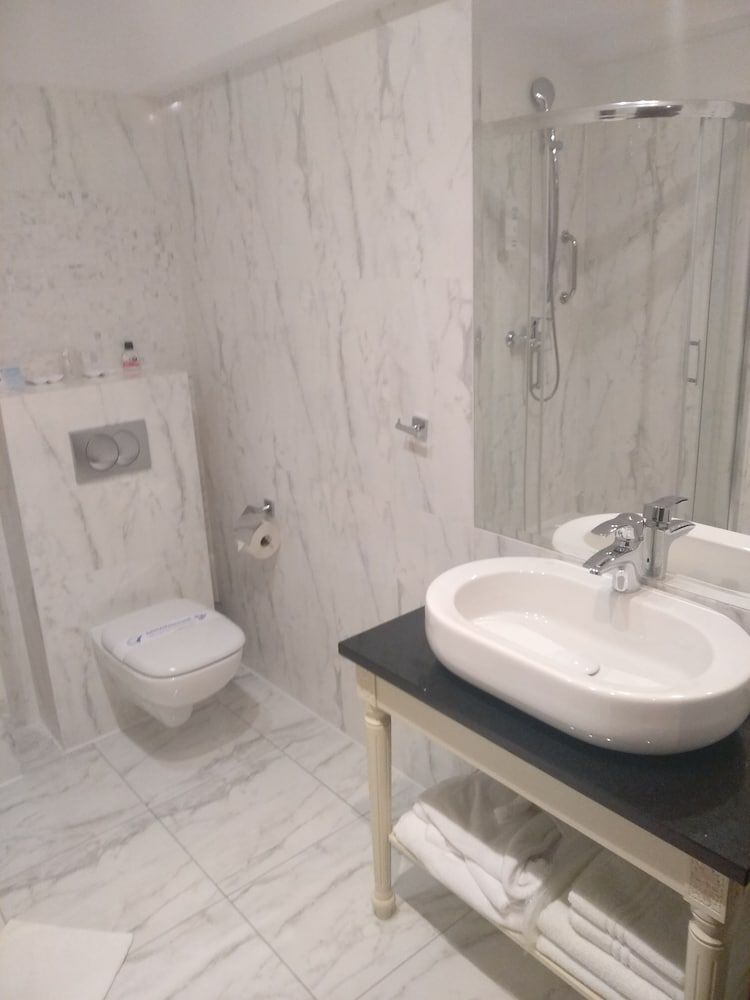 Hotel Prezydencki 4-Star Comfort Room Double Use 6